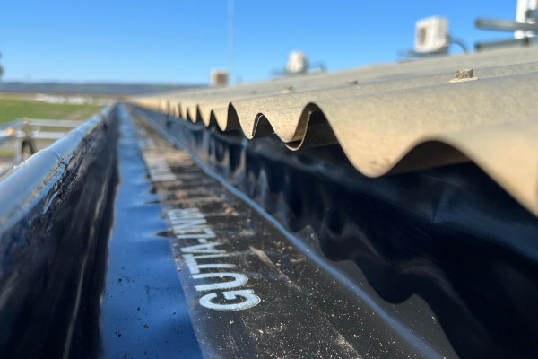 Relined D gutter